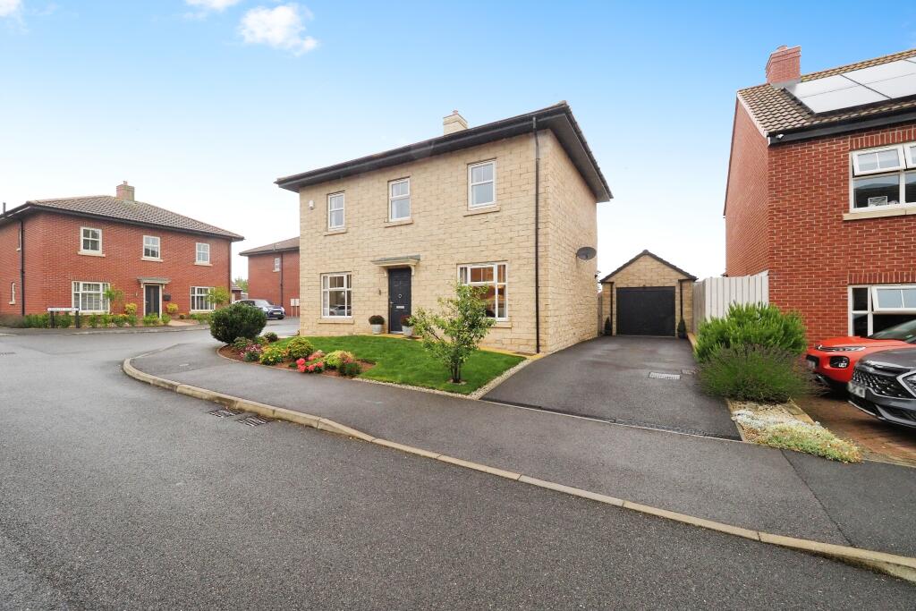 4-bed detached on Fountayne Close, Nottingham, NG15, £390,000