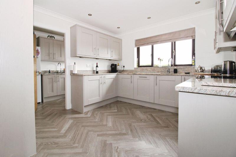 Stonnall Road, Aldridge, WS9 8JY - View 6