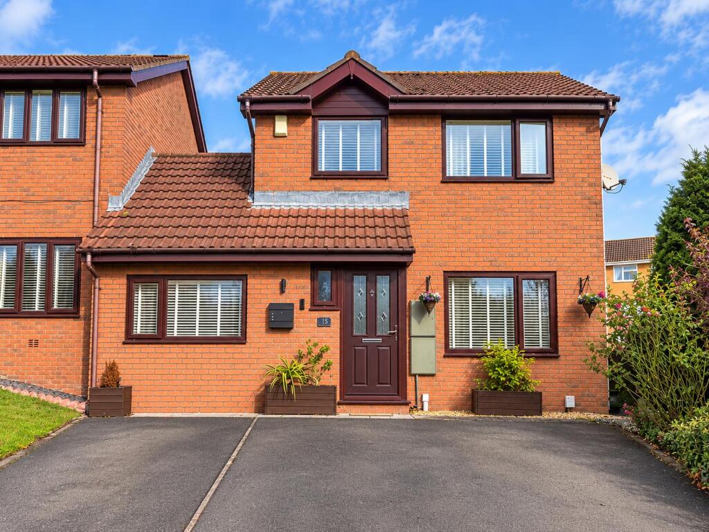 3-bed detached on Priory Gardens, Barry. Vale of Glamorgan. CF63 1FH, £330,000