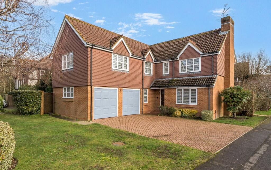 4-bed detached on Trefoil Close, Wokingham, Berkshire, £875,000