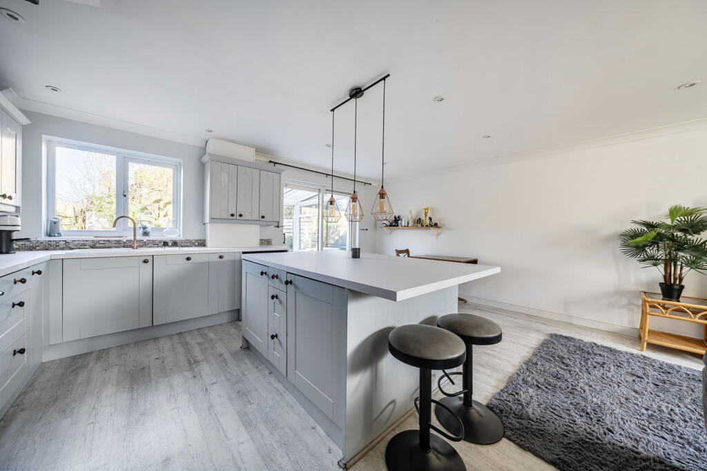 Parsonage Road, Tunbridge Wells photo 3