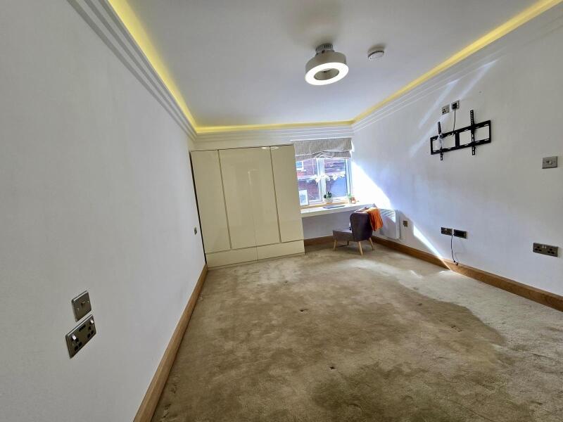 Apartment in Leeds, West Yorkshire - More