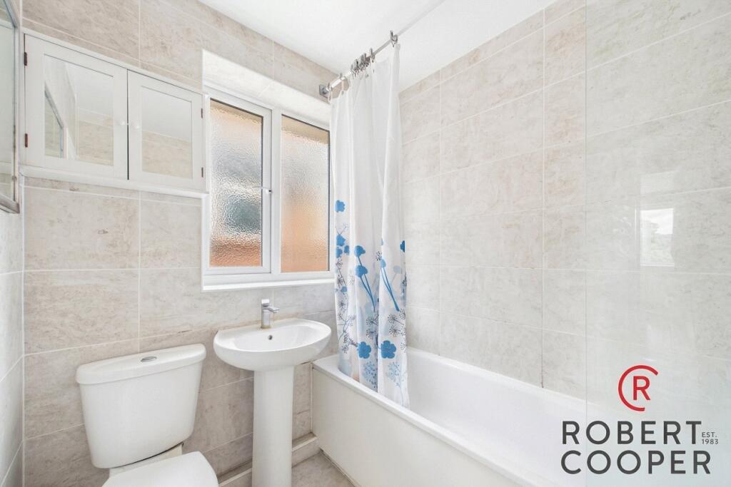 Apartment in London, Northwood - More