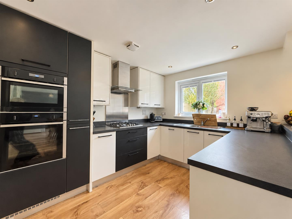 Jubilee Way, Countesthorpe, Leicester photo 4
