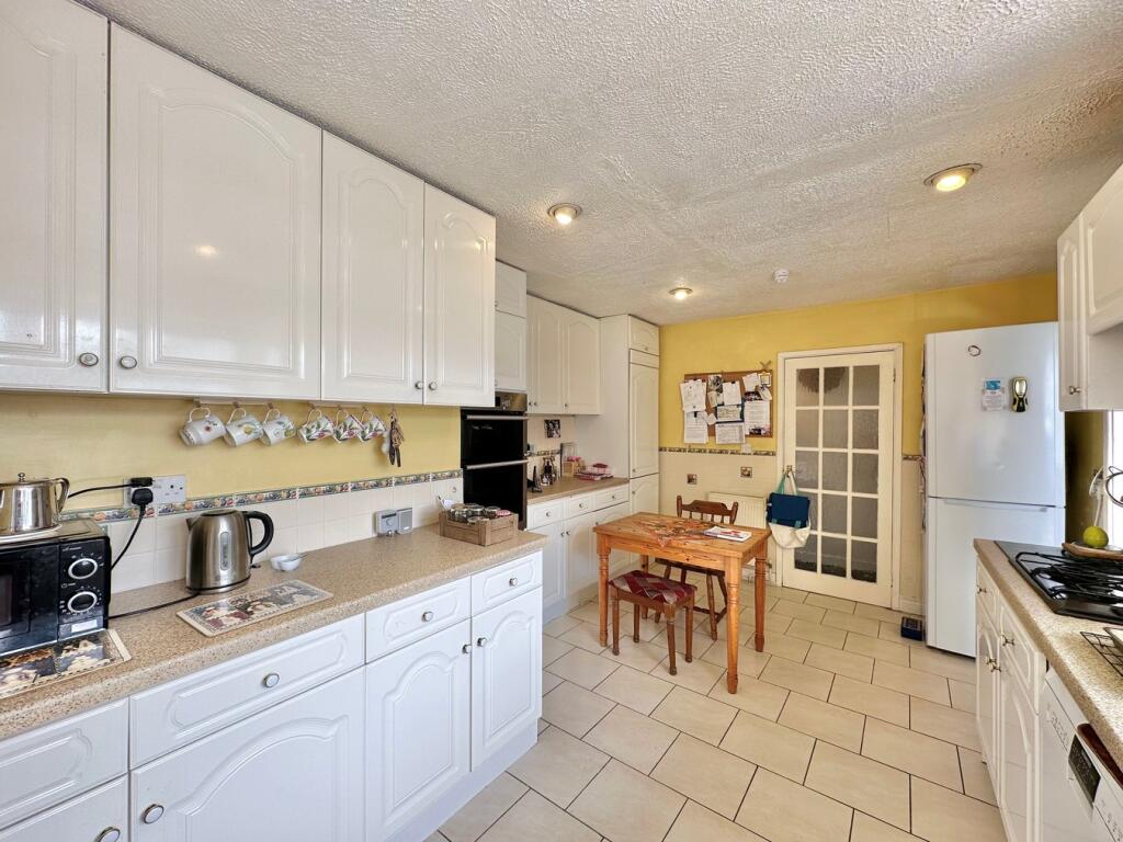 Ash Grove Road, Bodenham, Hereford, HR1 photo 4