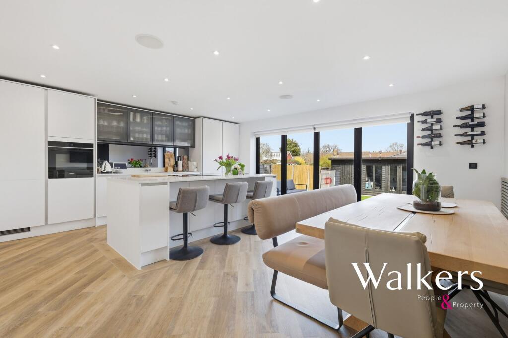 Main image of property: Peartree Lane, Doddinghurst