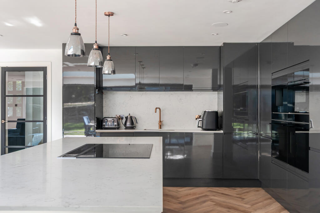 House in Elmbridge, Surrey - View 3