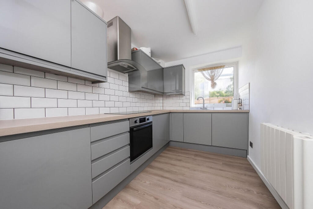 Apartment in London - View 2