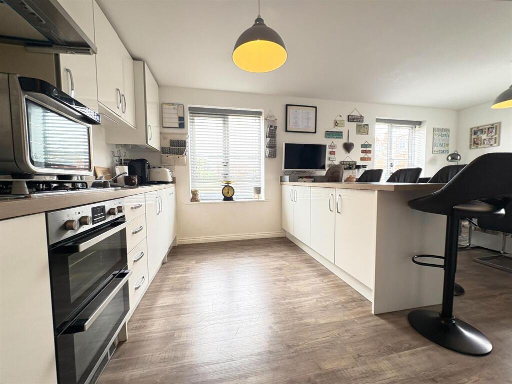 House in East Lindsey, Louth - More