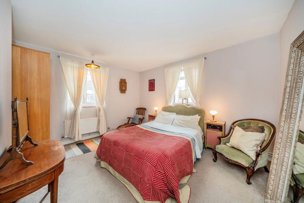 Apartment in London - View 5