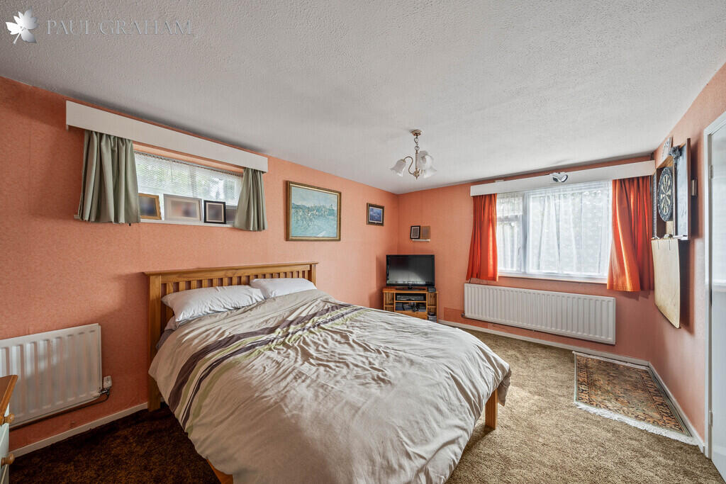 House in Croydon - More