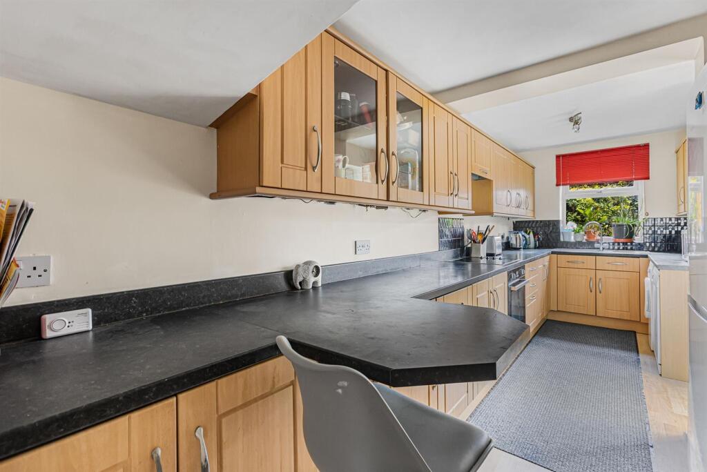 Additional image 6 of Harwood Close, Tewin, Welwyn