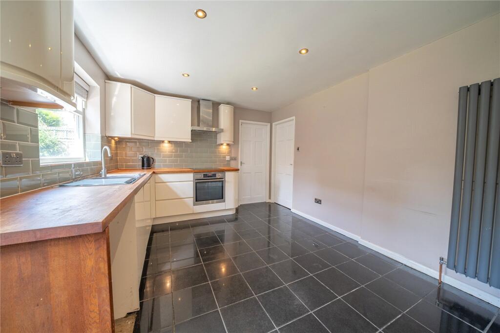 House in Bradford, West Yorkshire - View 3