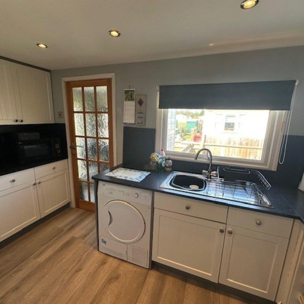 Laburnum Rise, Crookham Common, Thatcham - View 2
