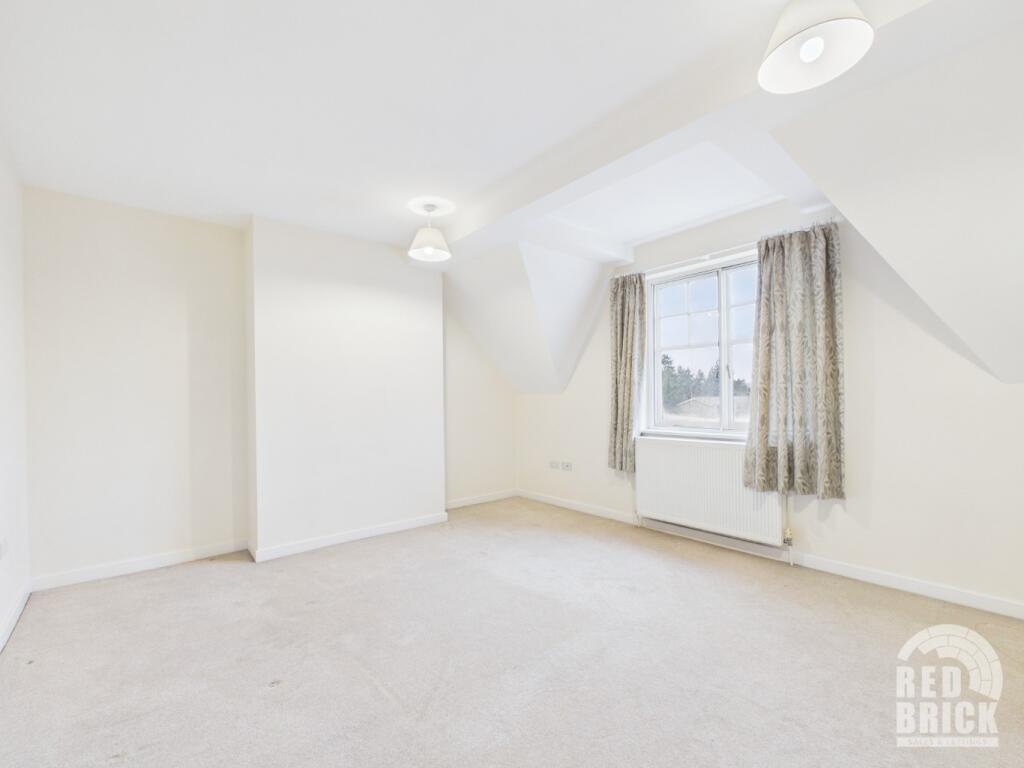 Station Approach, Dorridge, B93