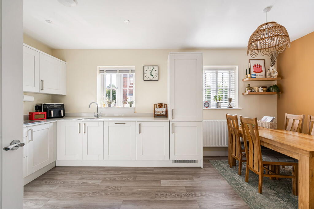 House in Guildford - View 4