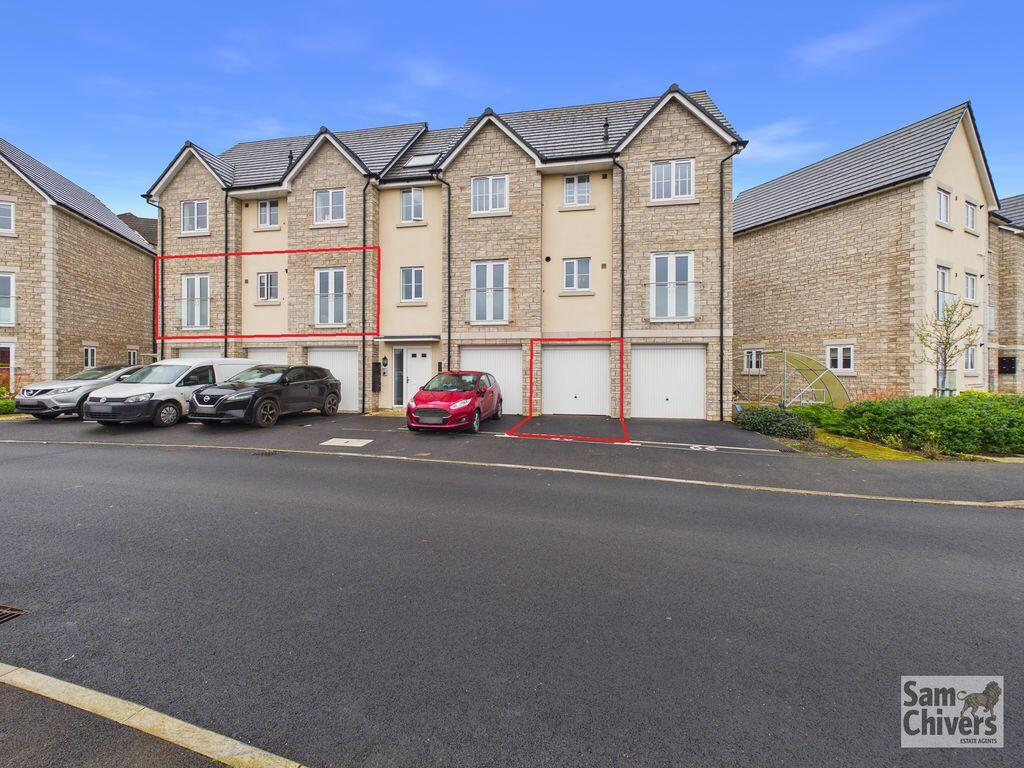 2-bed flat on Oxleaze Way, Paulton, £125,400