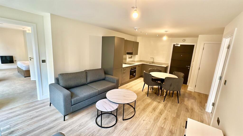 Main image of property: BRAND NEW APARTMENT- Boulevard Plaza, Birmingham, B5
