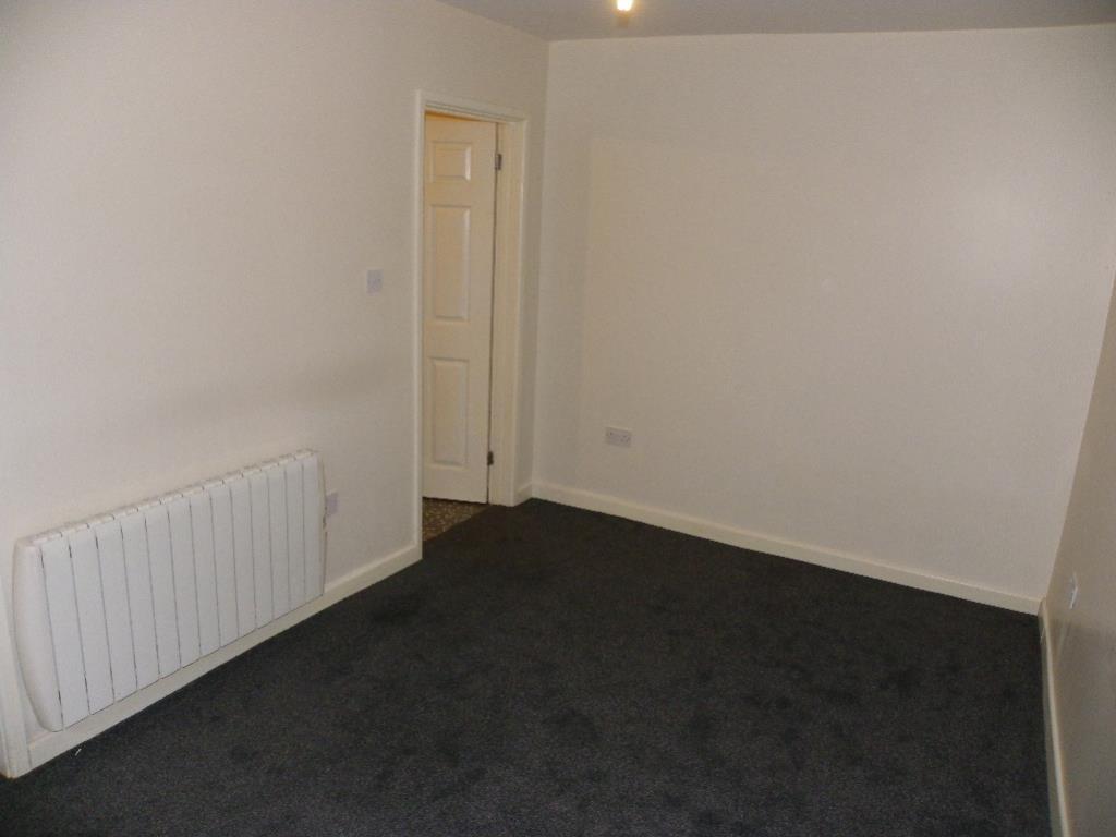 Main image of property: Foleshill Road, Flat 6, Coventry, Cv6 5ah