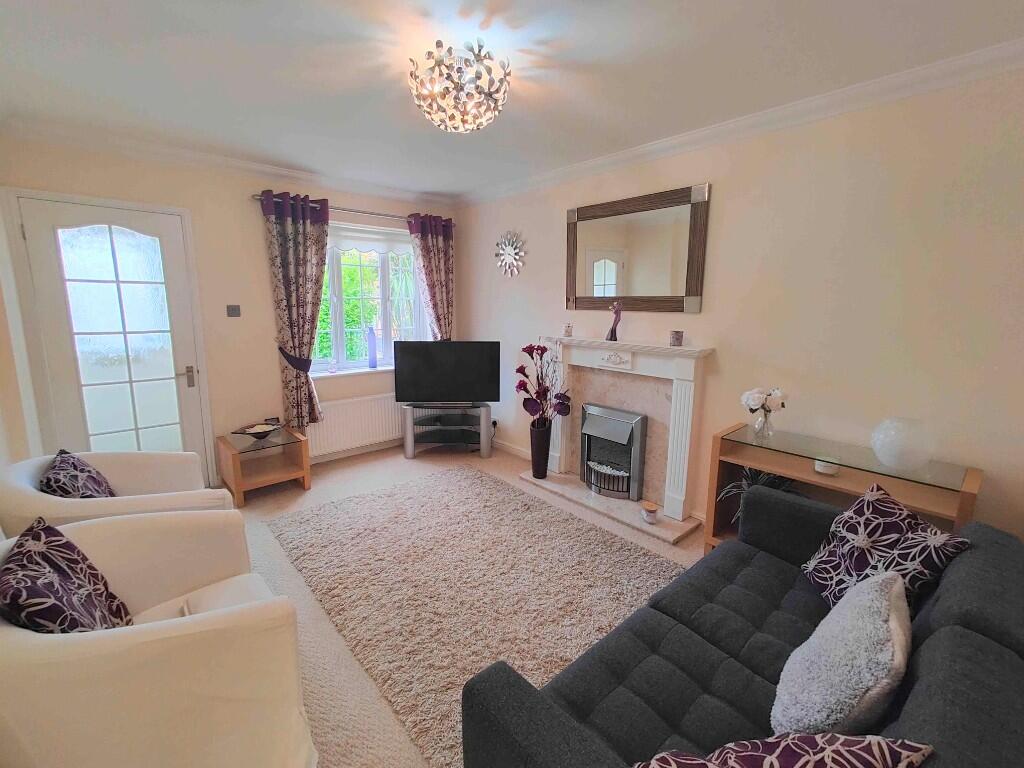 25 St. Thomas Gardens, Bradley, HD2 1SL photo 4