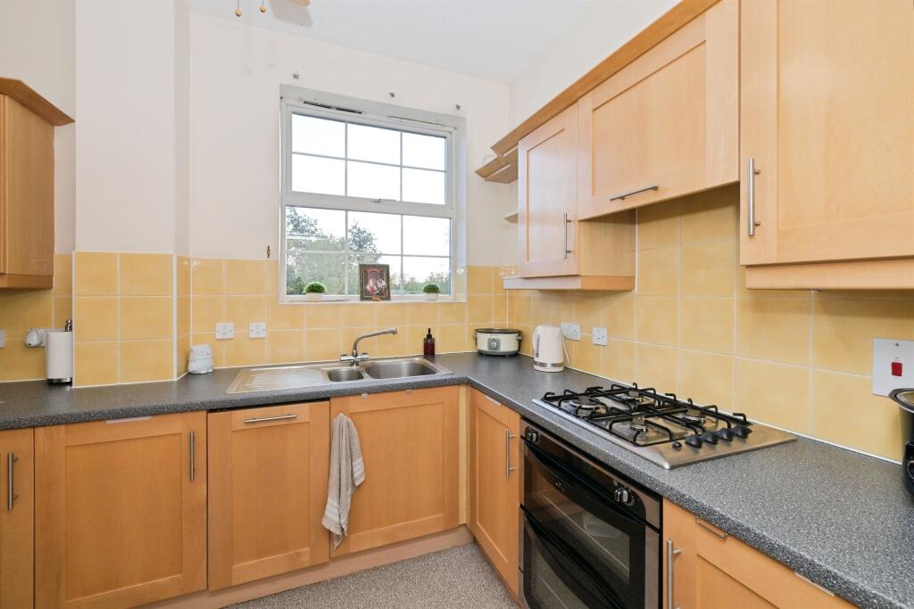 Apartment in Epping Forest, Waltham Abbey - More