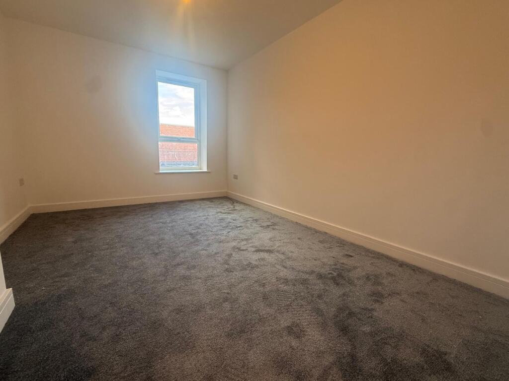 Apartment in Burton-on-Trent, Burton - More