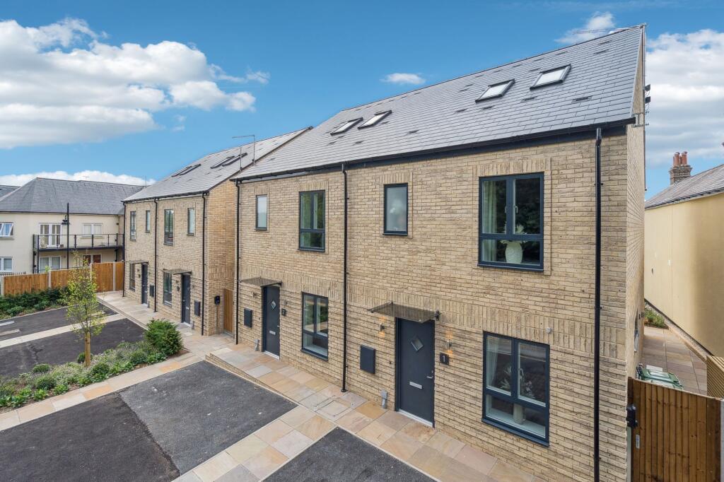 Main image of property: Victoria Close, Rickmansworth, WD3