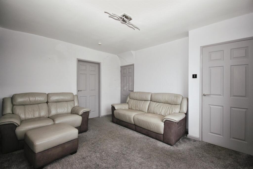 Millers Road, Warwick - More
