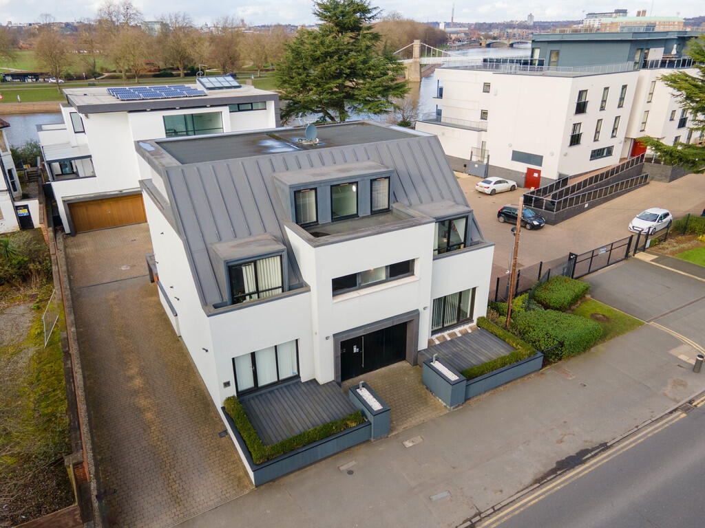 Main image of property: Wilford Lane, West Bridgford, Nottingham