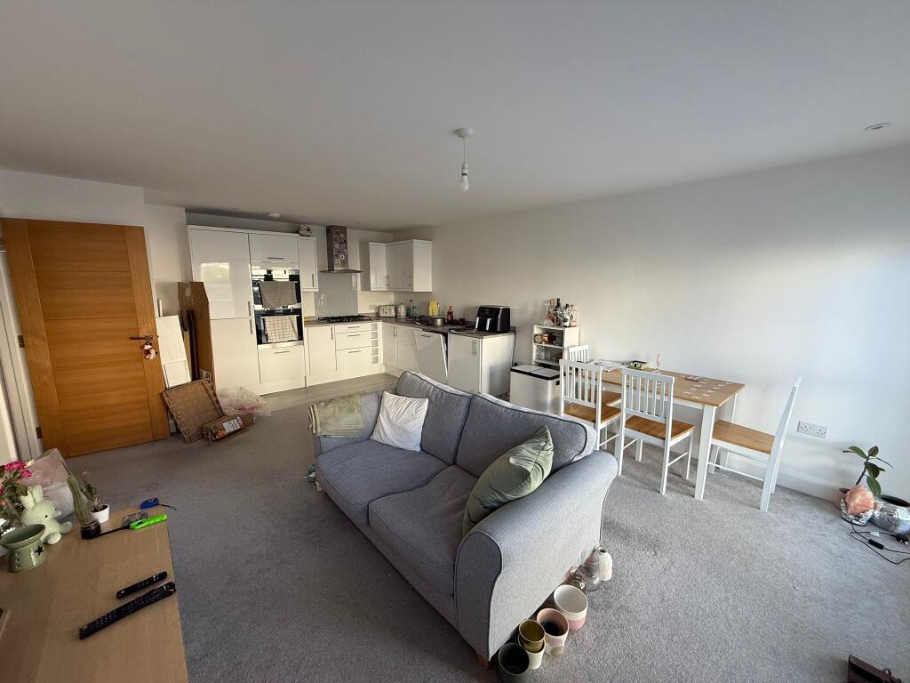 The Avenue, Eastbourne - View 3
