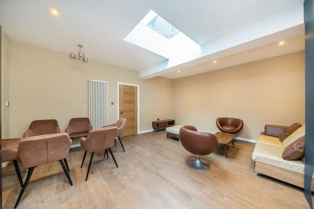 Main image of property: Trinity Walk, London