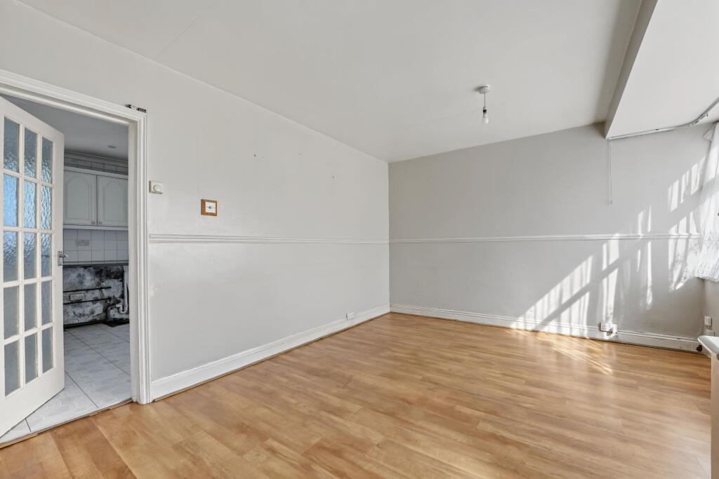 House in London, Enfield Island Village - View 3