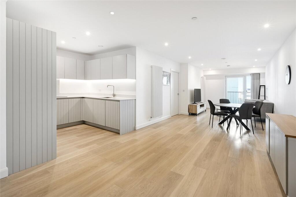 Main image of property: Western Gateway, London, E16