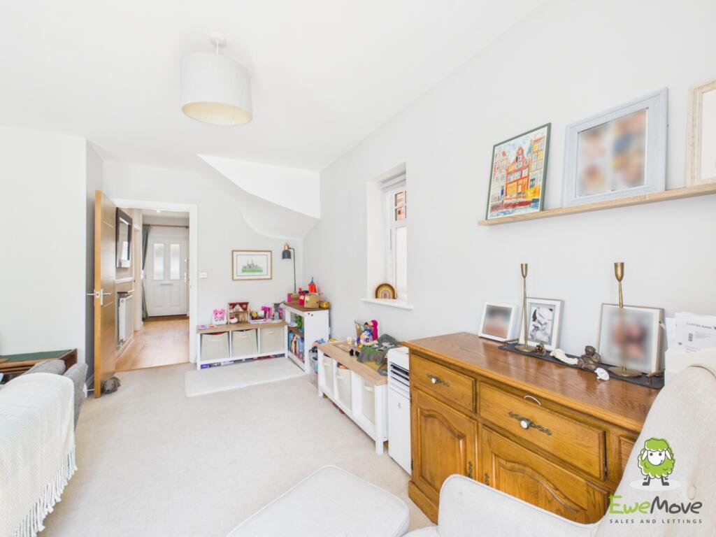 House in Basingstoke and Deane, Kings Furlong - View 5
