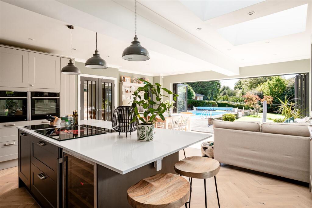 House in Redhill - View 2