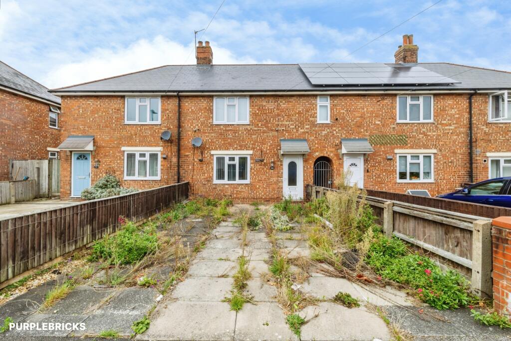 2-bed terraced on Coleridge Gardens, Lincoln, LN2, £120,000