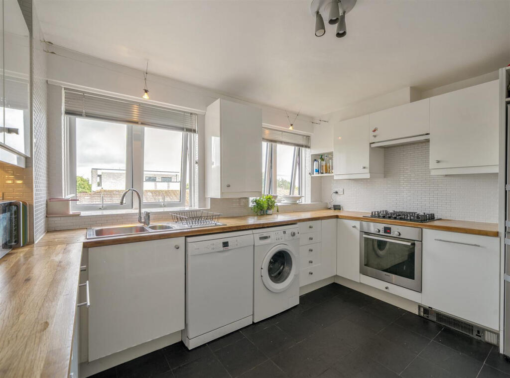 Apartment in London, Mozart Estate, Queen's Park - View 2