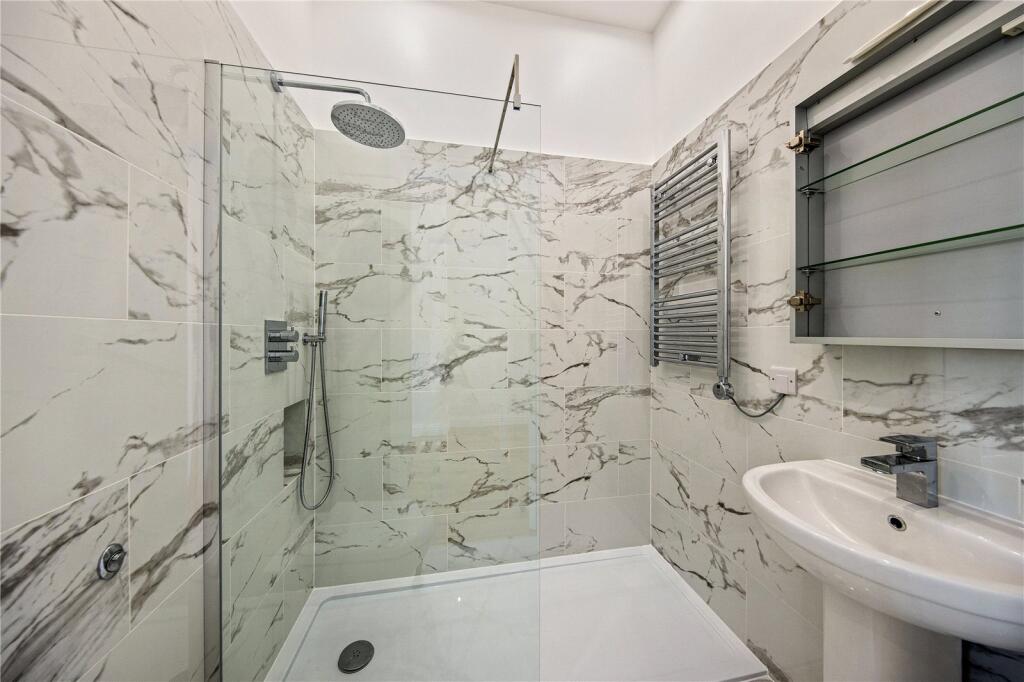 Apartment in Twickenham - More