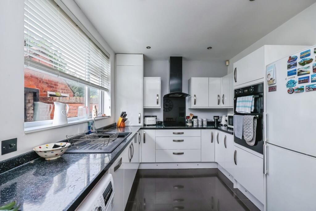 House in Ashfield, Hucknall - View 4