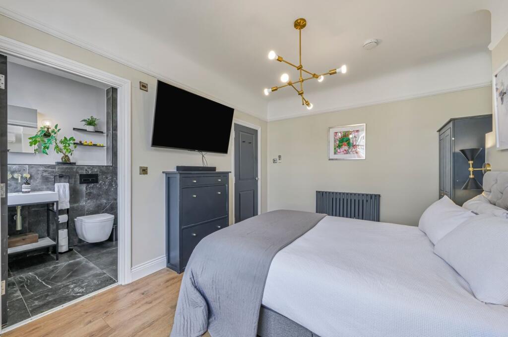 House in London - View 3