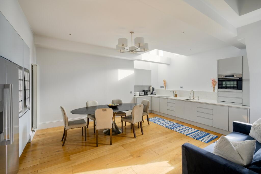 Apartment in London, City of Westminster - More