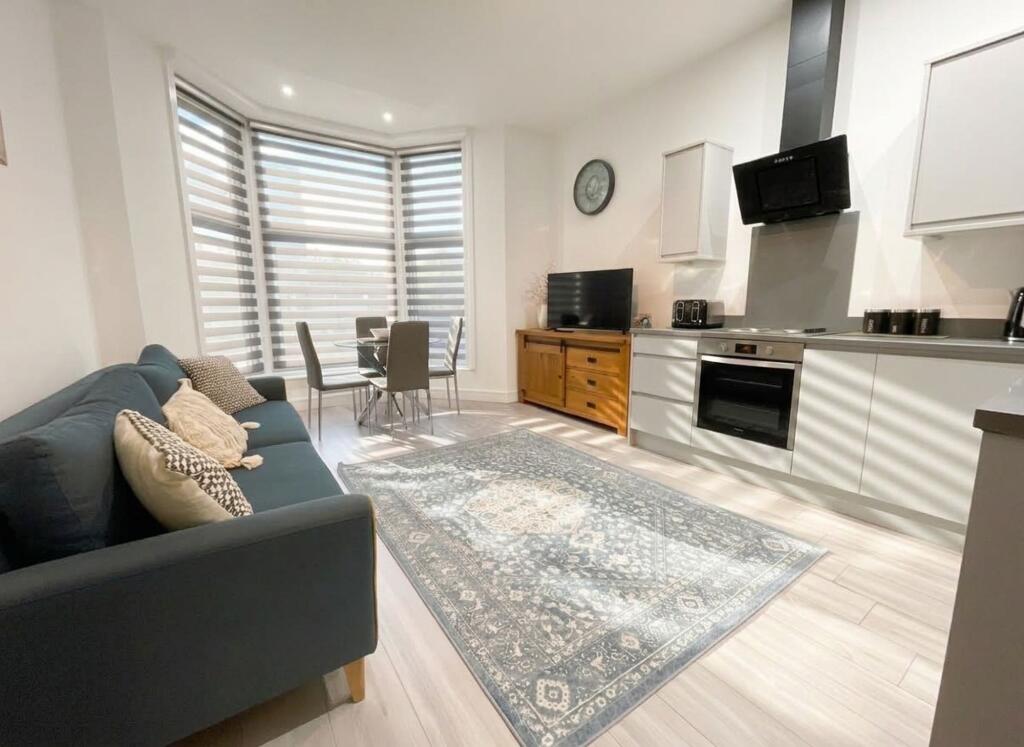 Apartment in York - View 2