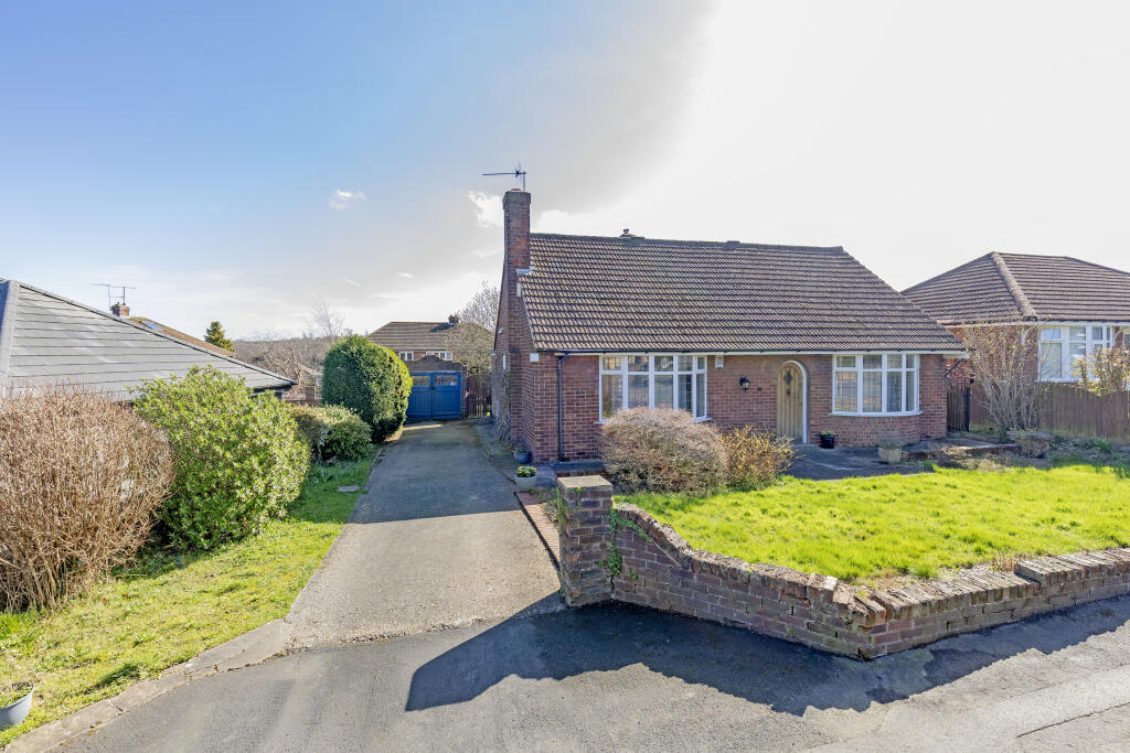 Main image of property: 328 Langer Lane, Wingerworth, Chesterfield, Derbyshire S42 6TX