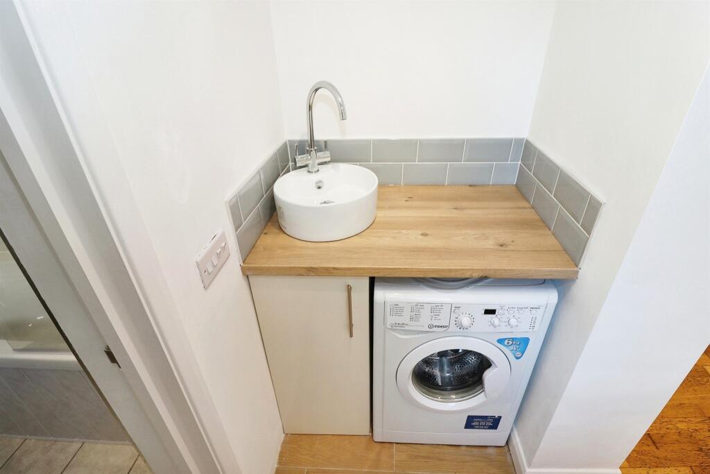 Apartment in Bristol, Kingswood - More