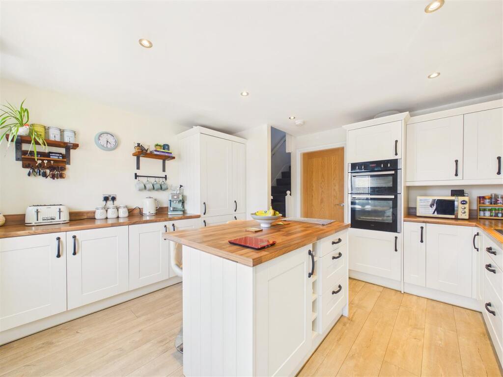 House in Hull - View 5