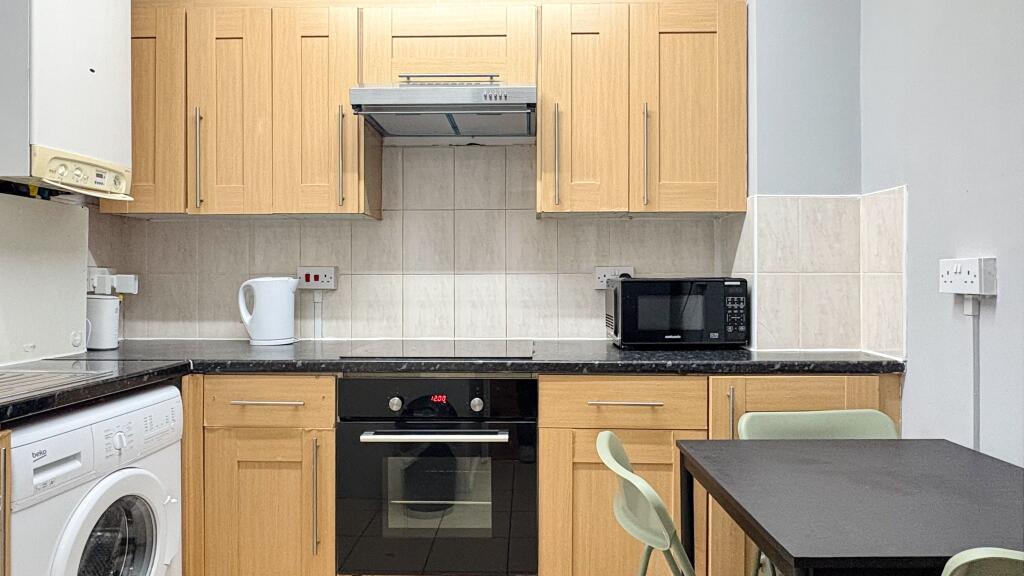 3 bedroom flat for rent