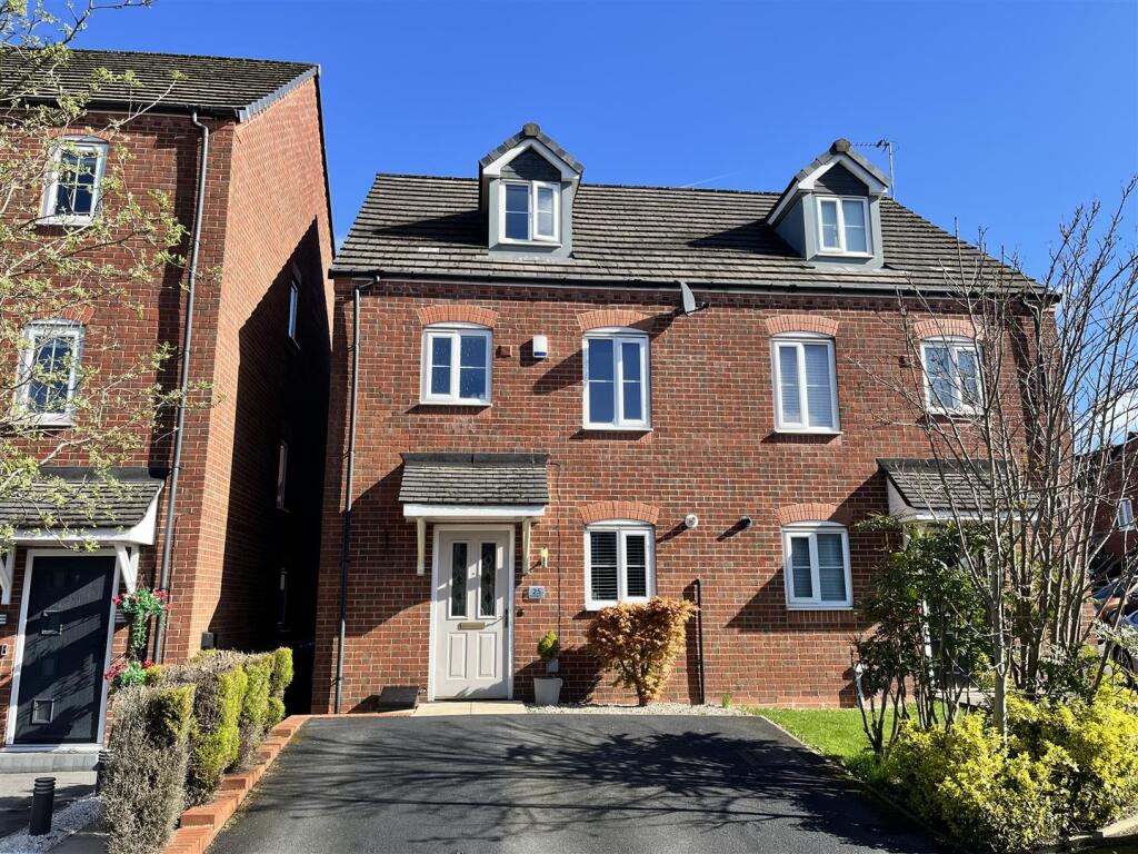 Main image of property: North Dene Park, Chadderton, Oldham