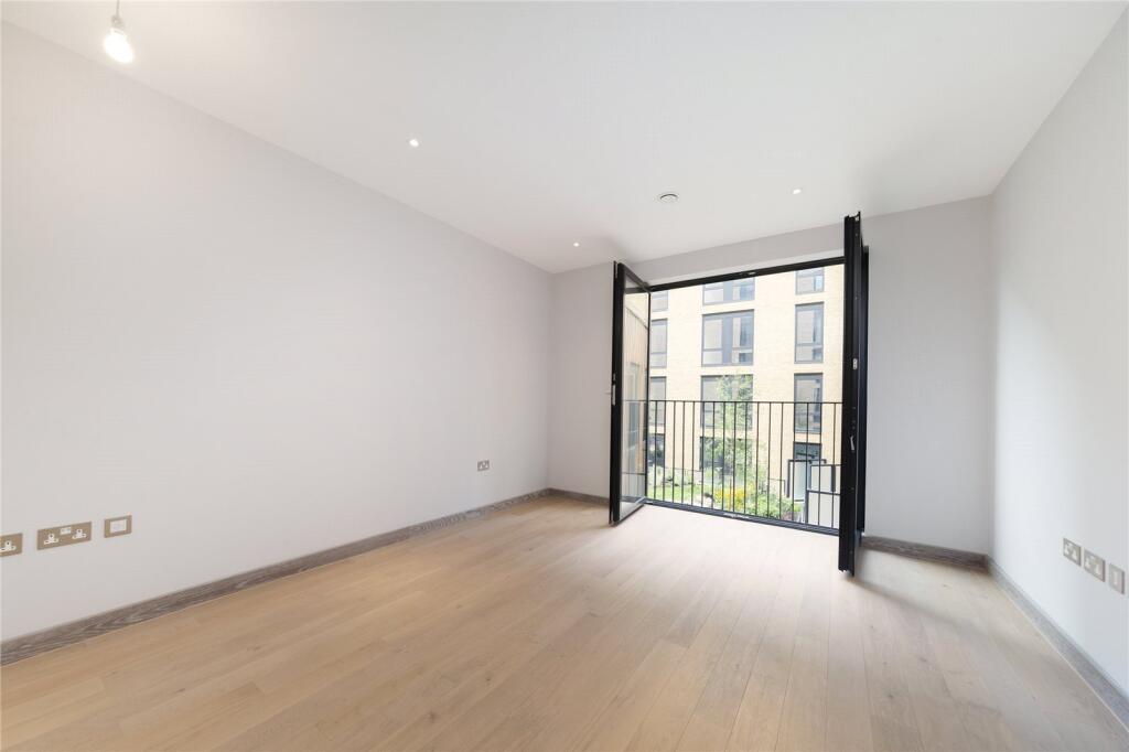 Cummings House, 11 Chivers Passage, London, SW18 photo 3