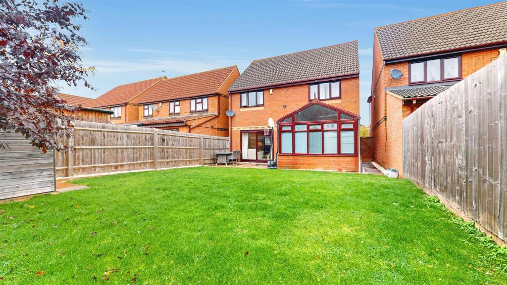House in Milton Keynes, Middleton / Milton Keynes Village, Broughton and Milton Keynes - View 3