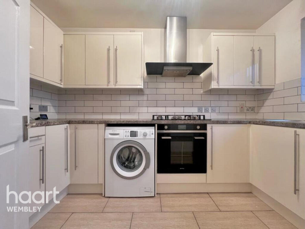 Main image of property: Cambridge Close, London